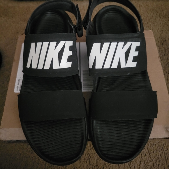 Nike Sandals - Picture 2 of 5